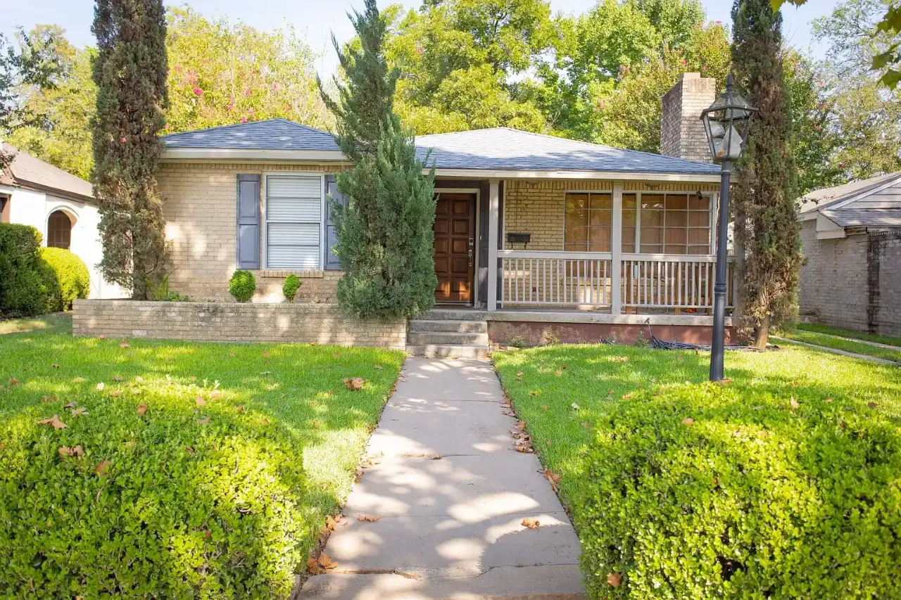 3419 Rogers Ave
